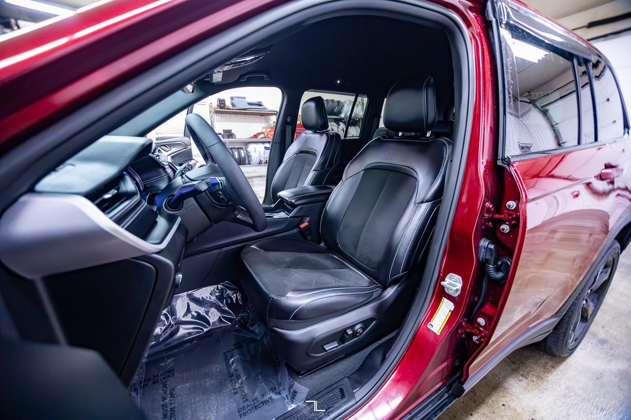 2023 Jeep Grand Cherokee 4x4 Altitude PSeat BCam Red Deer AB