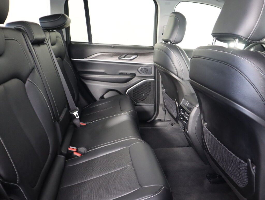 2023 Jeep Grand Cherokee 4xe 30th Anniversary 4x4 w/Luxury Tech II Maumee OH