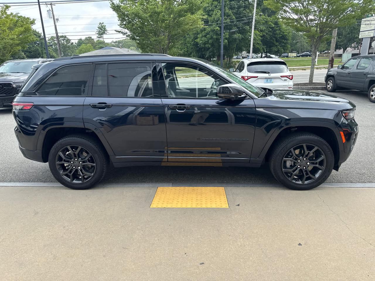 2023 Jeep Grand Cherokee 4xe 30th Anniversary Dartmouth MA