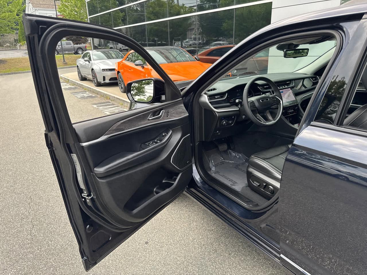 2023 Jeep Grand Cherokee 4xe 30th Anniversary Dartmouth MA