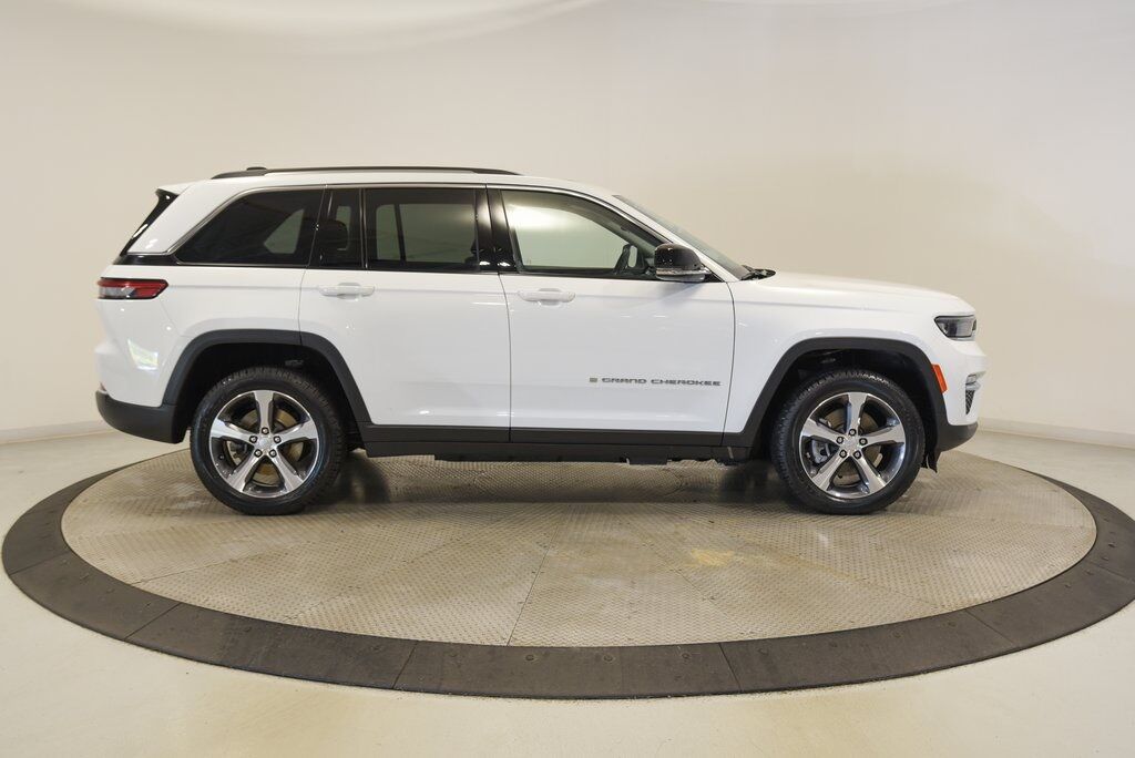2023 Jeep Grand Cherokee 4xe Akron