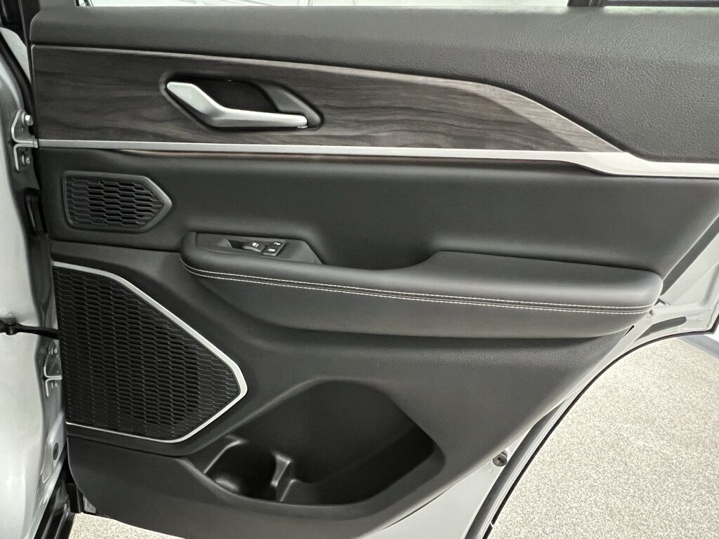 2023 Jeep Grand Cherokee 4xe Highlands Ranch CO