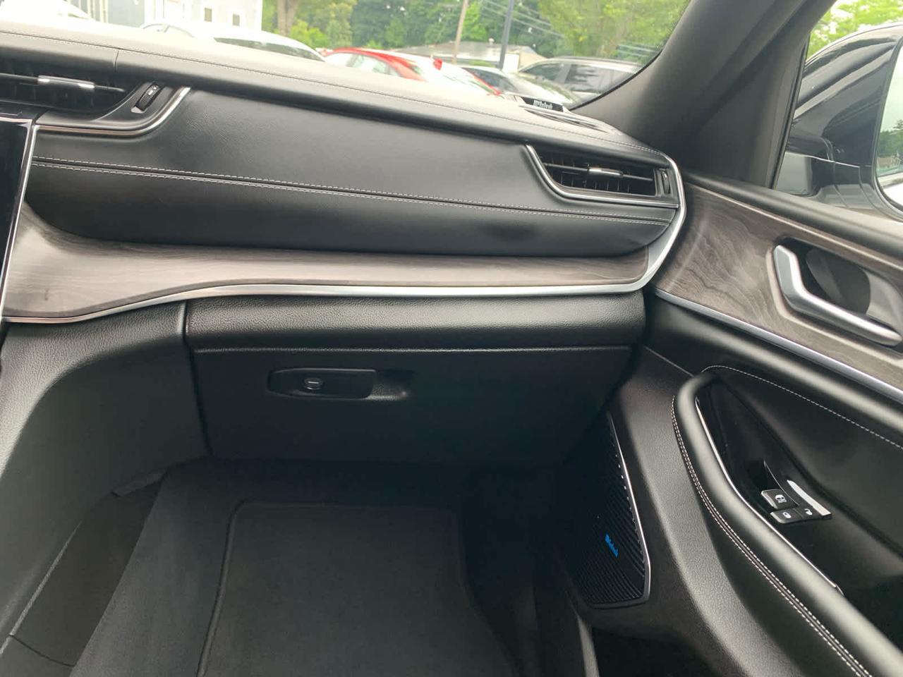2023 Jeep Grand Cherokee 4xe Overland Dartmouth MA