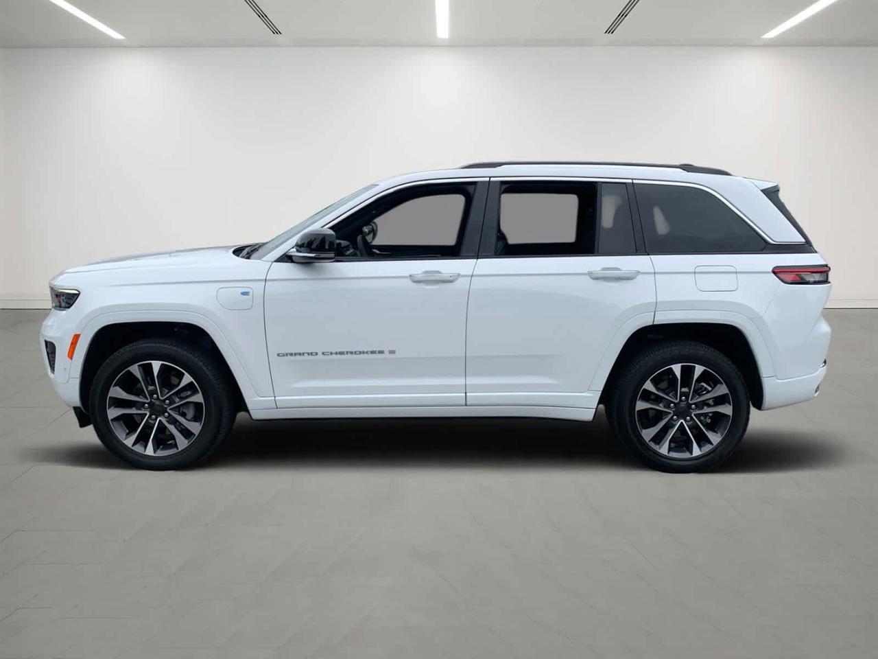 2023 Jeep Grand Cherokee 4xe Overland Dartmouth MA