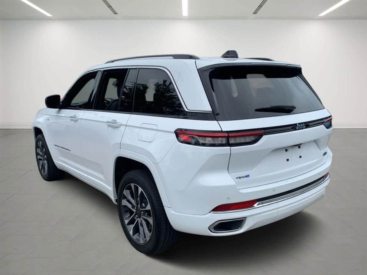 2023 Jeep Grand Cherokee 4xe Overland Dartmouth MA