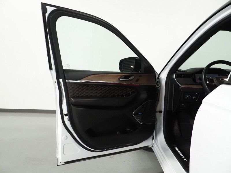 2023 Jeep Grand Cherokee 4xe Summit *ADVANCED PROTECH GROUP, HEADS-UP DISPLAY, NAVIGATION, ADAPTIVE CRUISE, SAFETY ALERTS, 360 CAMERAS, PANO MOONROOF, LEATHER, CLIMATE/MASSAGE SEATS, MCINTOSH AUDIO, ANDROID & APPLE Round Rock TX