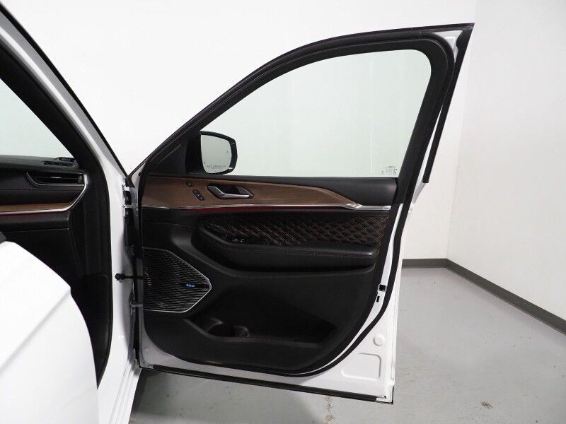 2023 Jeep Grand Cherokee 4xe Summit *ADVANCED PROTECH GROUP, HEADS-UP DISPLAY, NAVIGATION, ADAPTIVE CRUISE, SAFETY ALERTS, 360 CAMERAS, PANO MOONROOF, LEATHER, CLIMATE/MASSAGE SEATS, MCINTOSH AUDIO, ANDROID & APPLE Round Rock TX