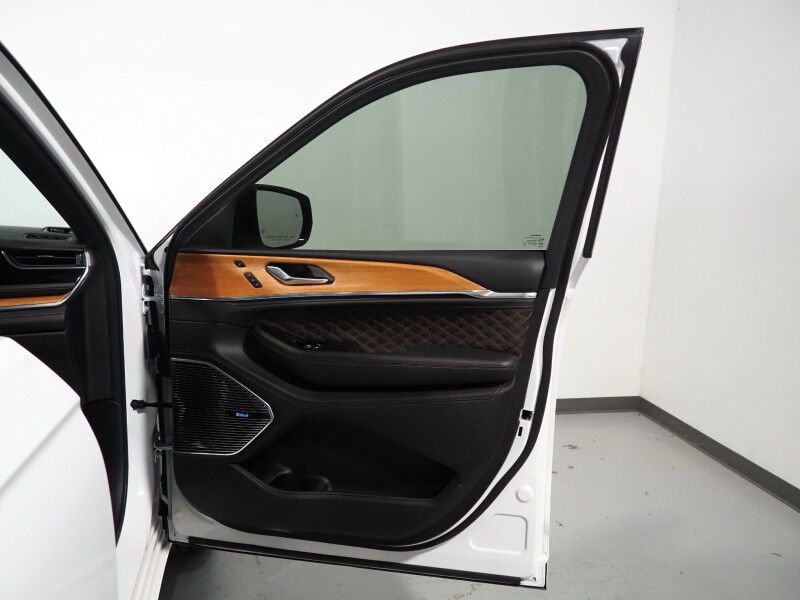 2023 Jeep Grand Cherokee 4xe Summit Reserve *HEADS-UP DISPLAY, NAVIGATION, ADAPTIVE CRUISE, SAFETY ALERTS, 360 CAMERAS, PANO MOONROOF, PALERMO LEATHER, CLIMATE/MASSAGE SEATS, HTD STEERING, PSNGR DISPLAY, AUTOMATIC PARKING, MCINTOSH AUDIO, ANDROID & APPLE Round Rock TX