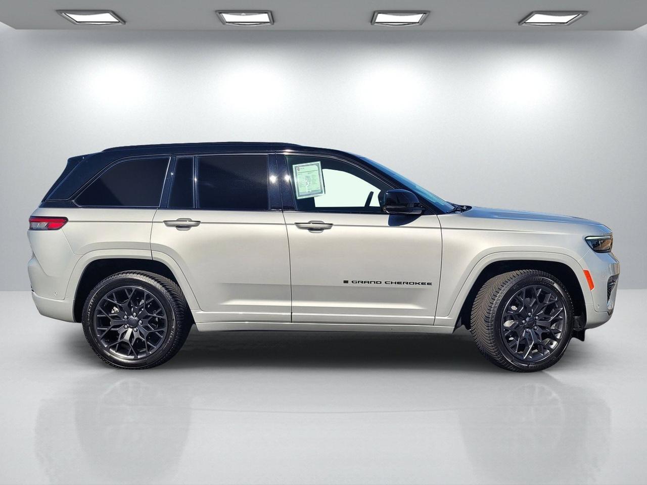 2023 Jeep Grand Cherokee 4xe Summit Reserve