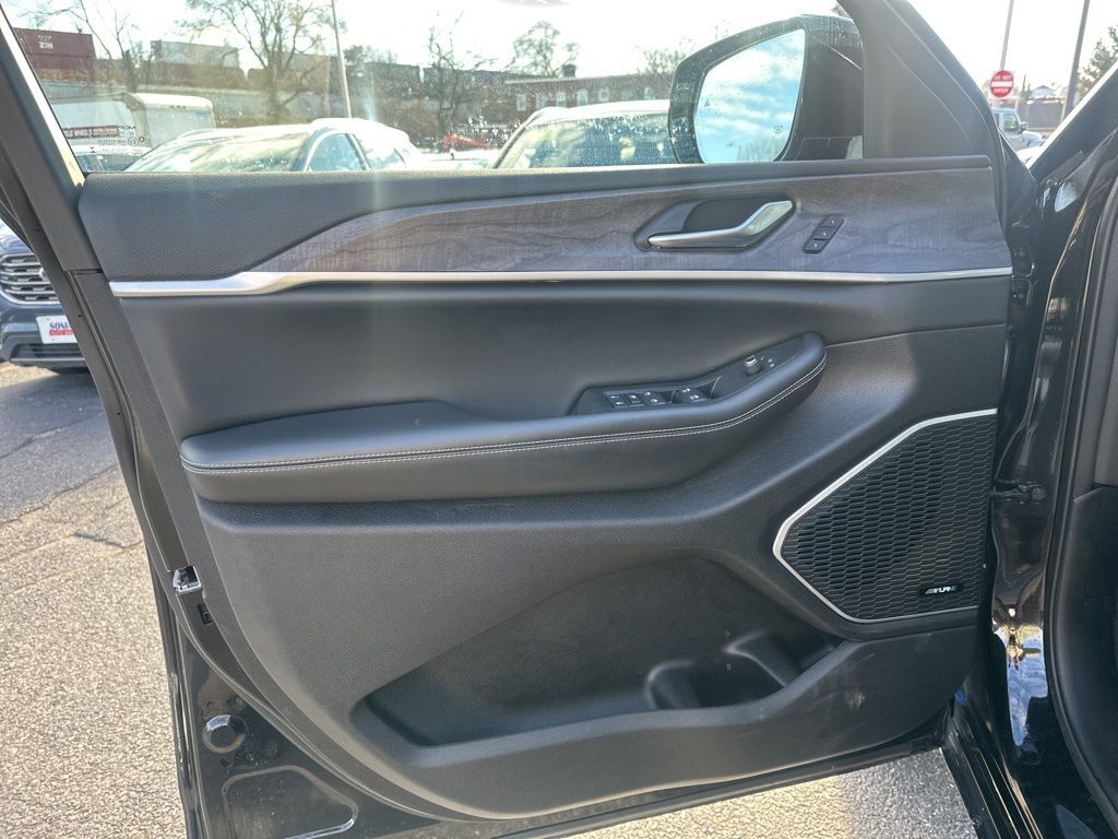 2023 Jeep Grand Cherokee 4xe Worcester MA