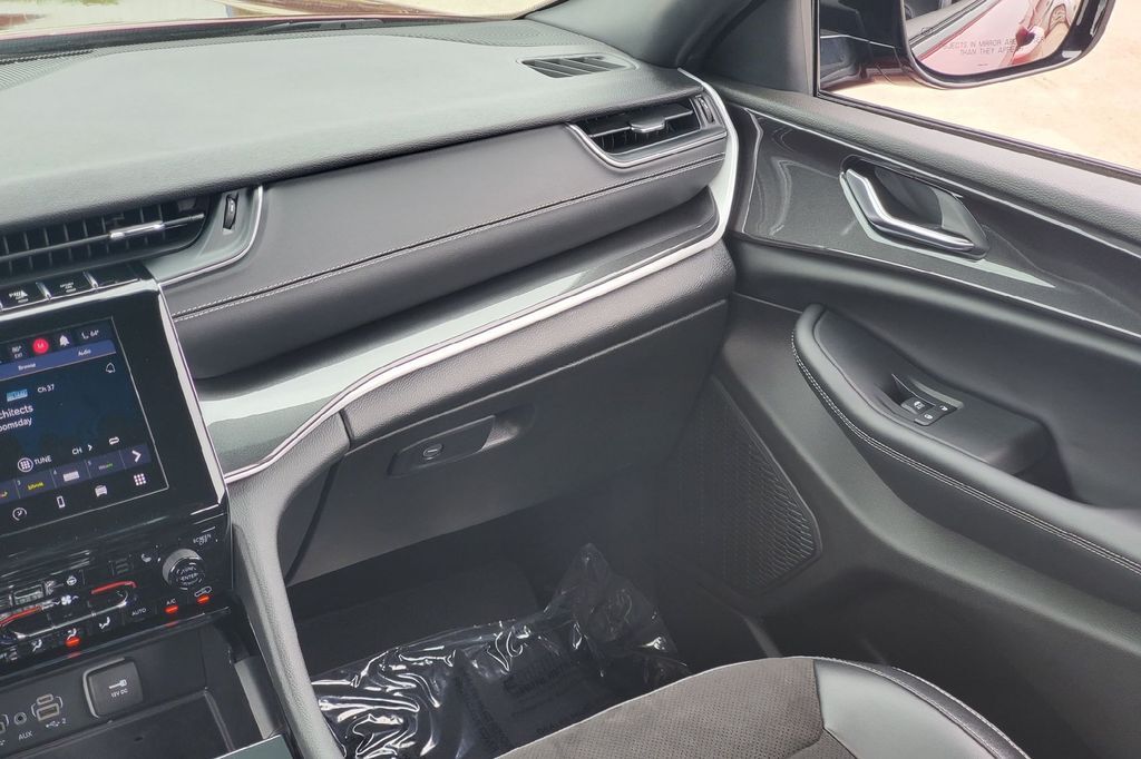 2023 Jeep Grand Cherokee Altitude Hondo TX