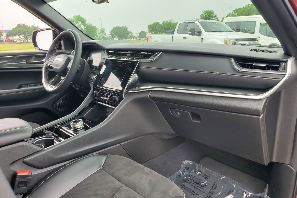 2023 Jeep Grand Cherokee Altitude Hondo TX