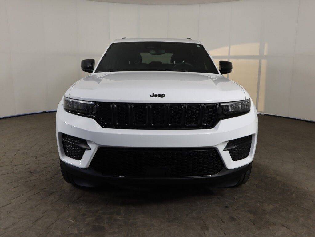 2023 Jeep Grand Cherokee Altitude 4x4 w/Sunroof Maumee OH