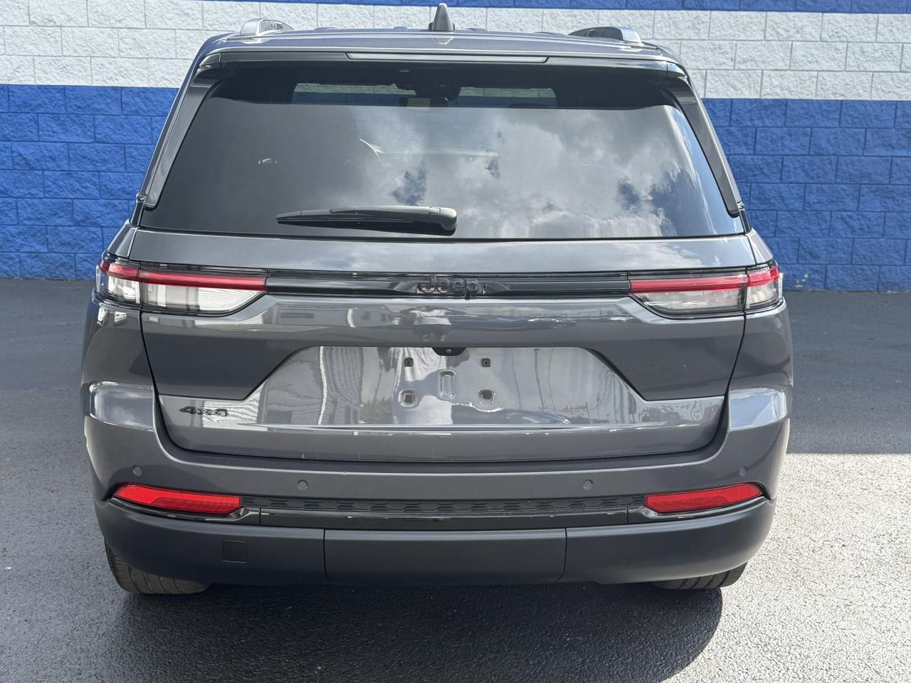 2023 Jeep Grand Cherokee Altitude Connellsville PA