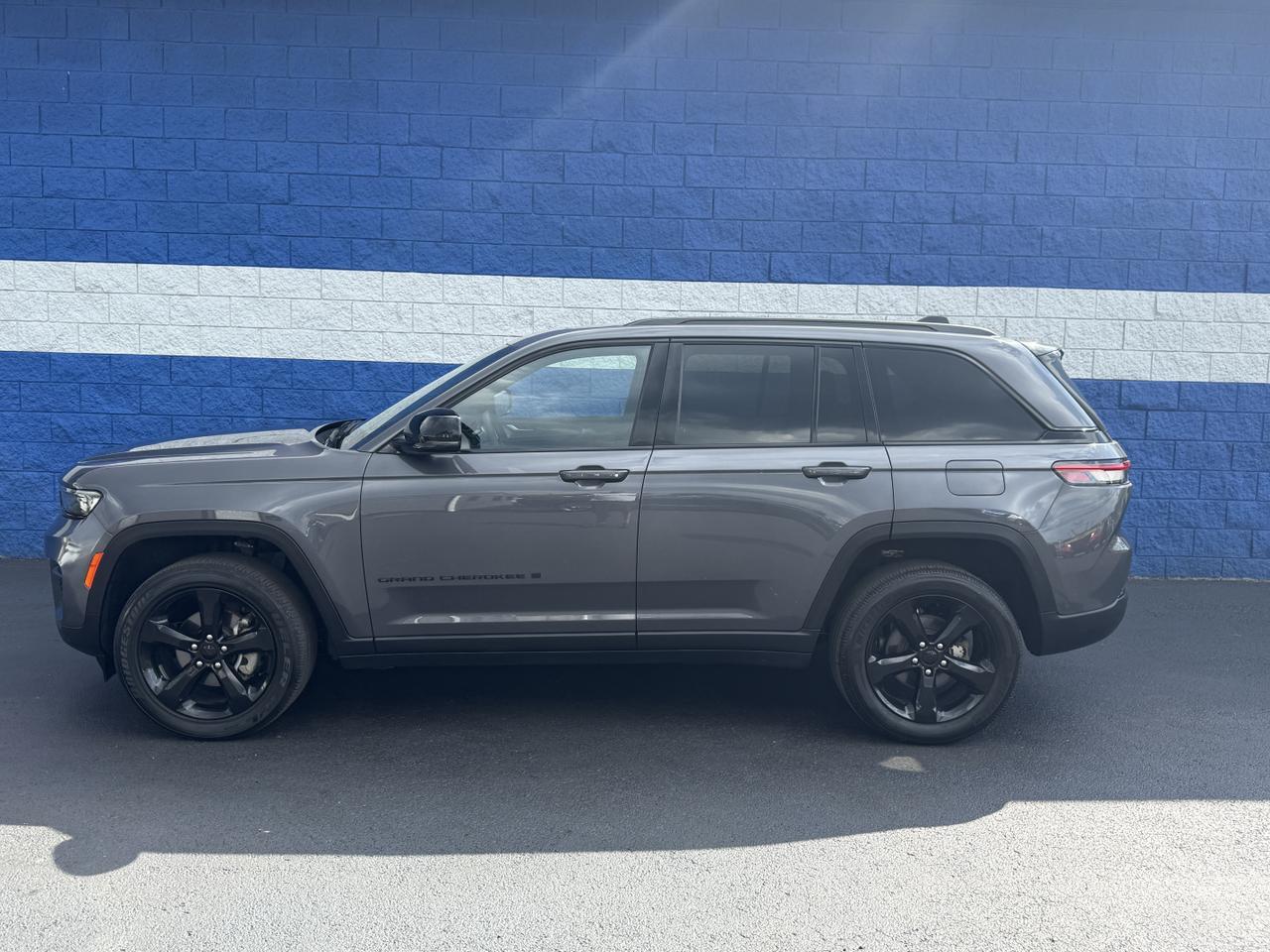 2023 Jeep Grand Cherokee Altitude Connellsville PA