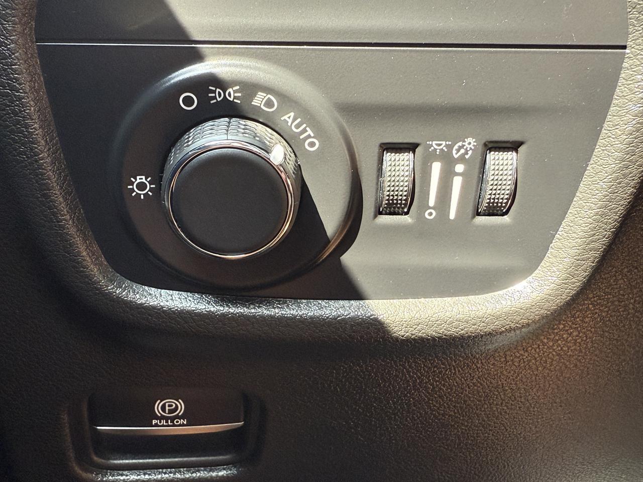 2023 Jeep Grand Cherokee Altitude Connellsville PA