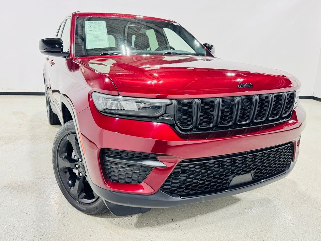 2023 Jeep Grand Cherokee Altitude Jersey City NJ