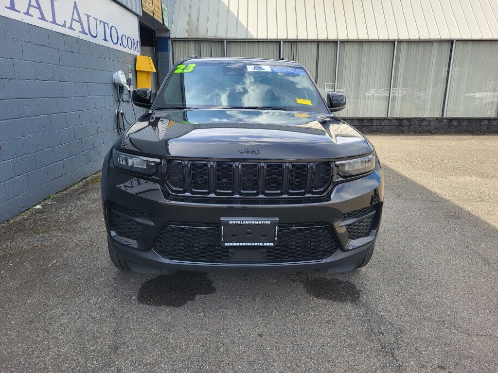 2023 Jeep Grand Cherokee Altitude Owego NY