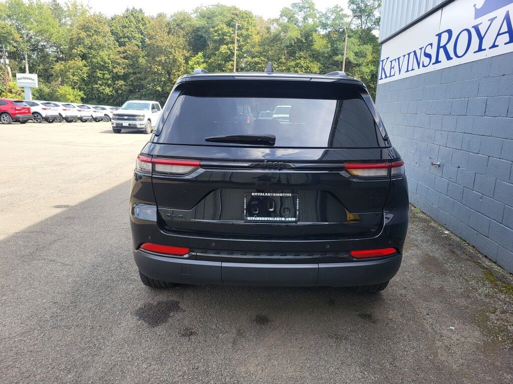 2023 Jeep Grand Cherokee Altitude Owego NY