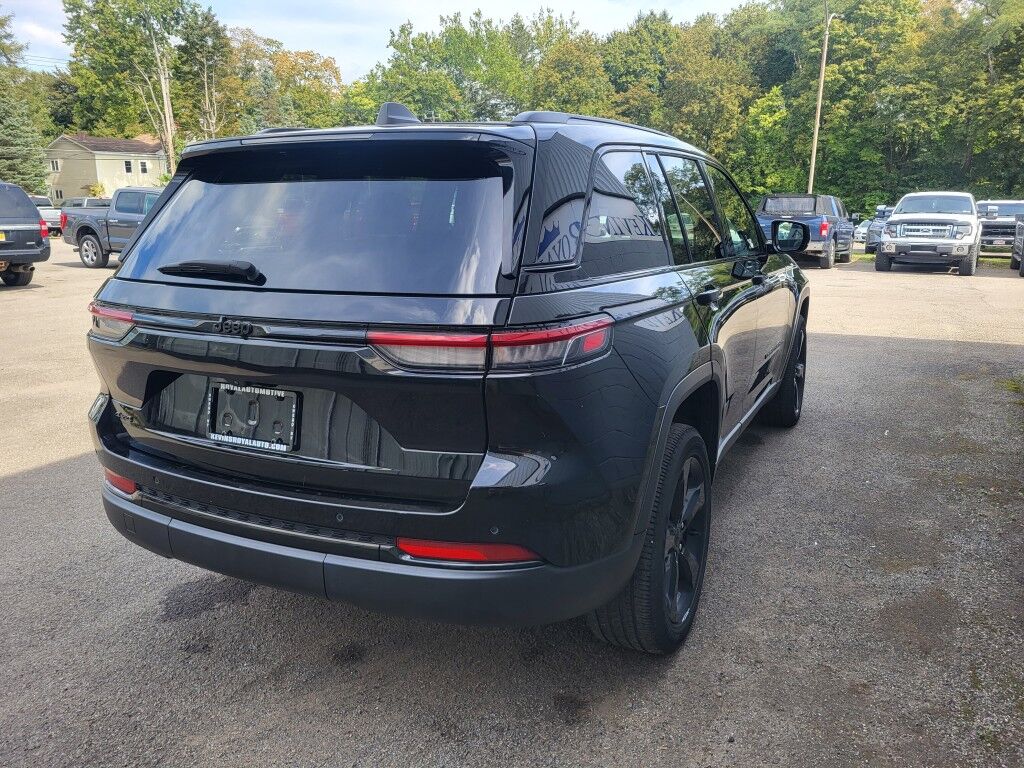 2023 Jeep Grand Cherokee Altitude Owego NY