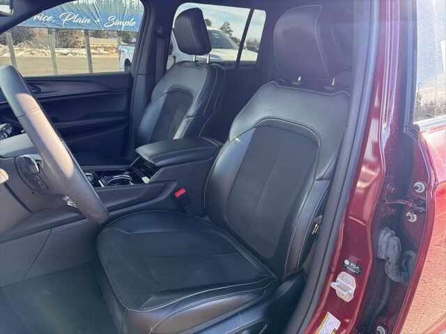 2023 Jeep Grand Cherokee Altitude Pine River MN