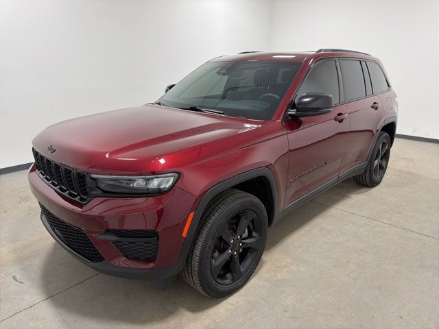 2023 Jeep Grand Cherokee Altitude Pine River MN