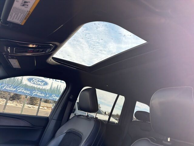 2023 Jeep Grand Cherokee Altitude Pine River MN