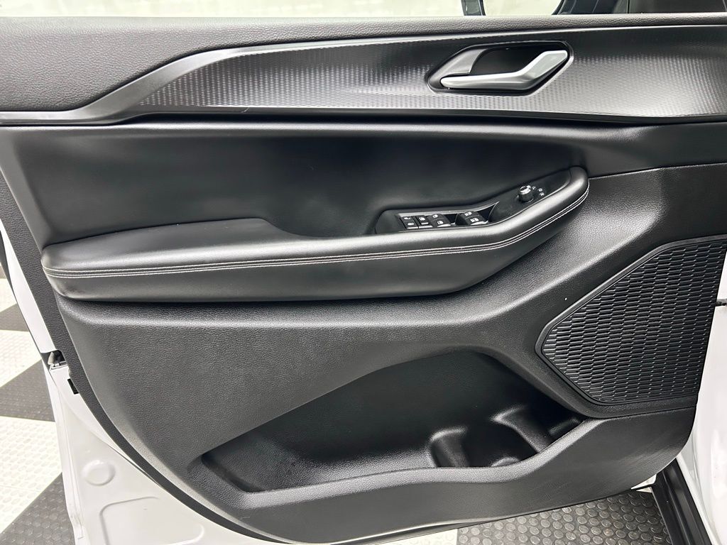 2023 Jeep Grand Cherokee Altitude Portland OR