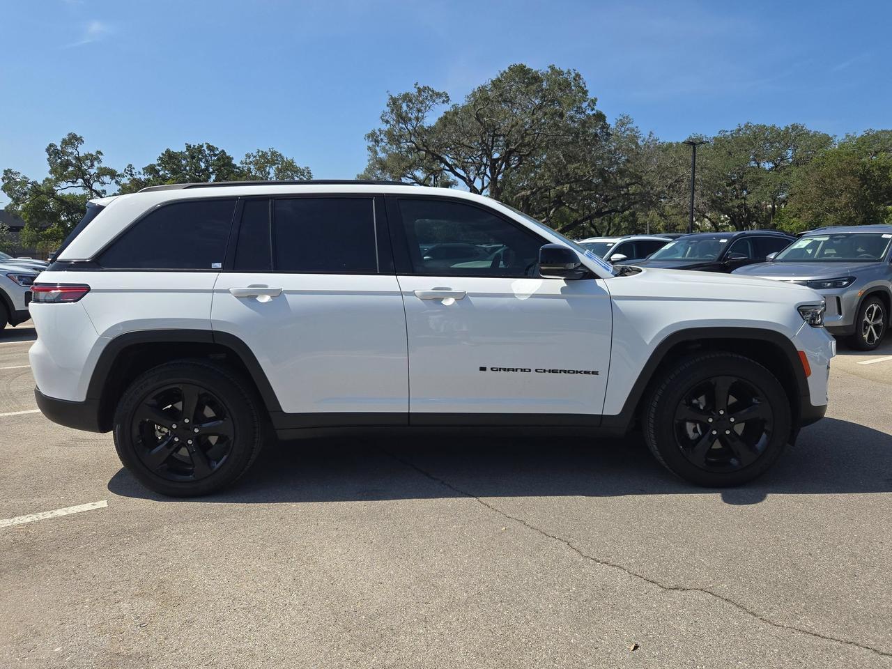2023 Jeep Grand Cherokee Altitude