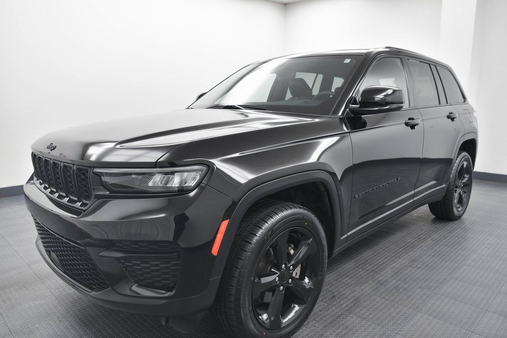 2023 Jeep Grand Cherokee Altitude X Akron OH