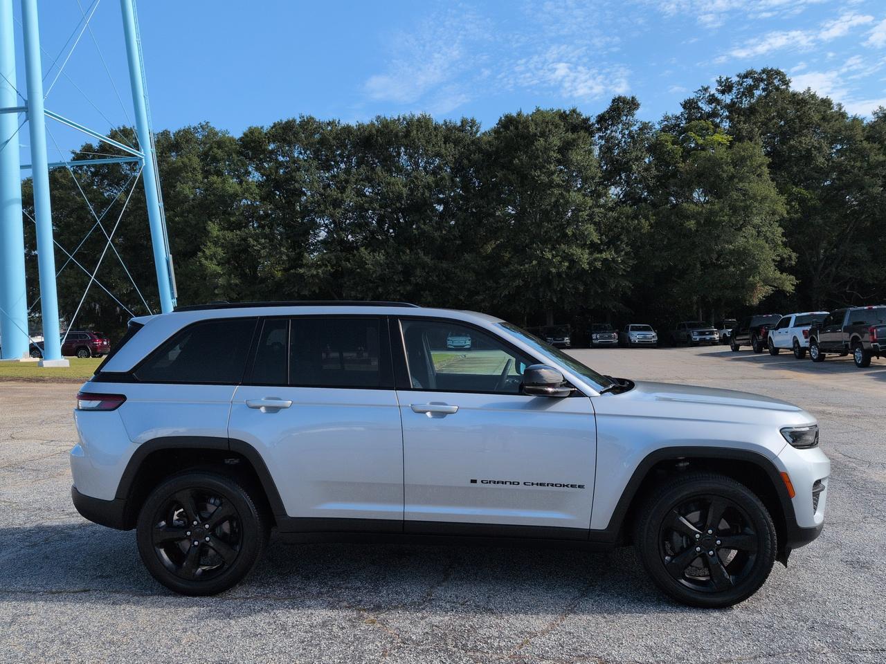 2023 Jeep Grand Cherokee Altitude X Winder GA