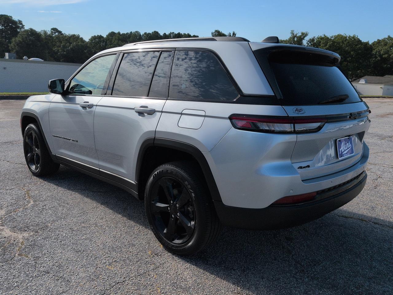 2023 Jeep Grand Cherokee Altitude X Winder GA