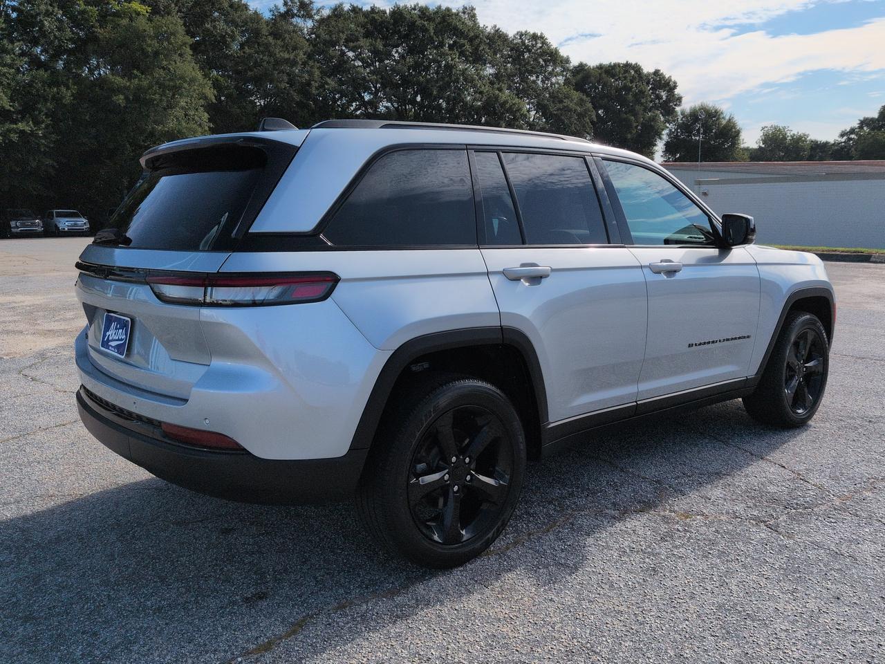 2023 Jeep Grand Cherokee Altitude X Winder GA
