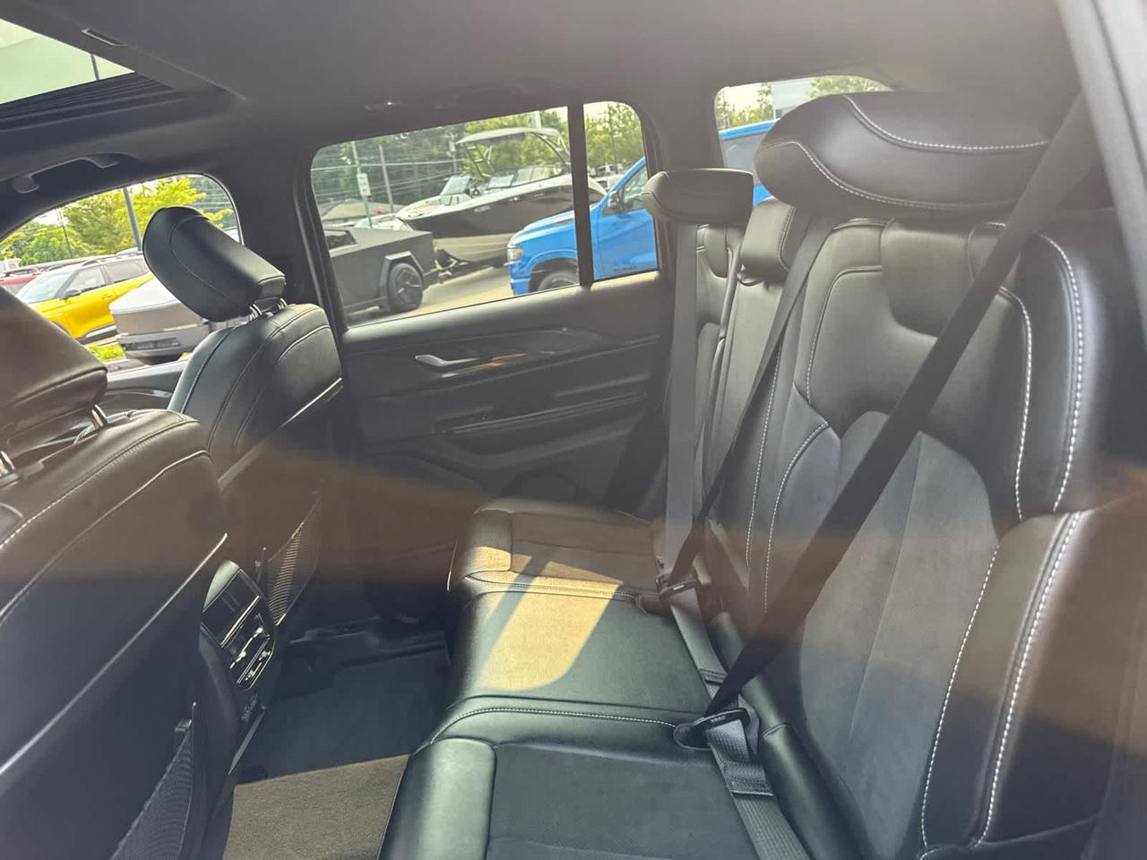 2023 Jeep Grand Cherokee Altitude Dartmouth MA