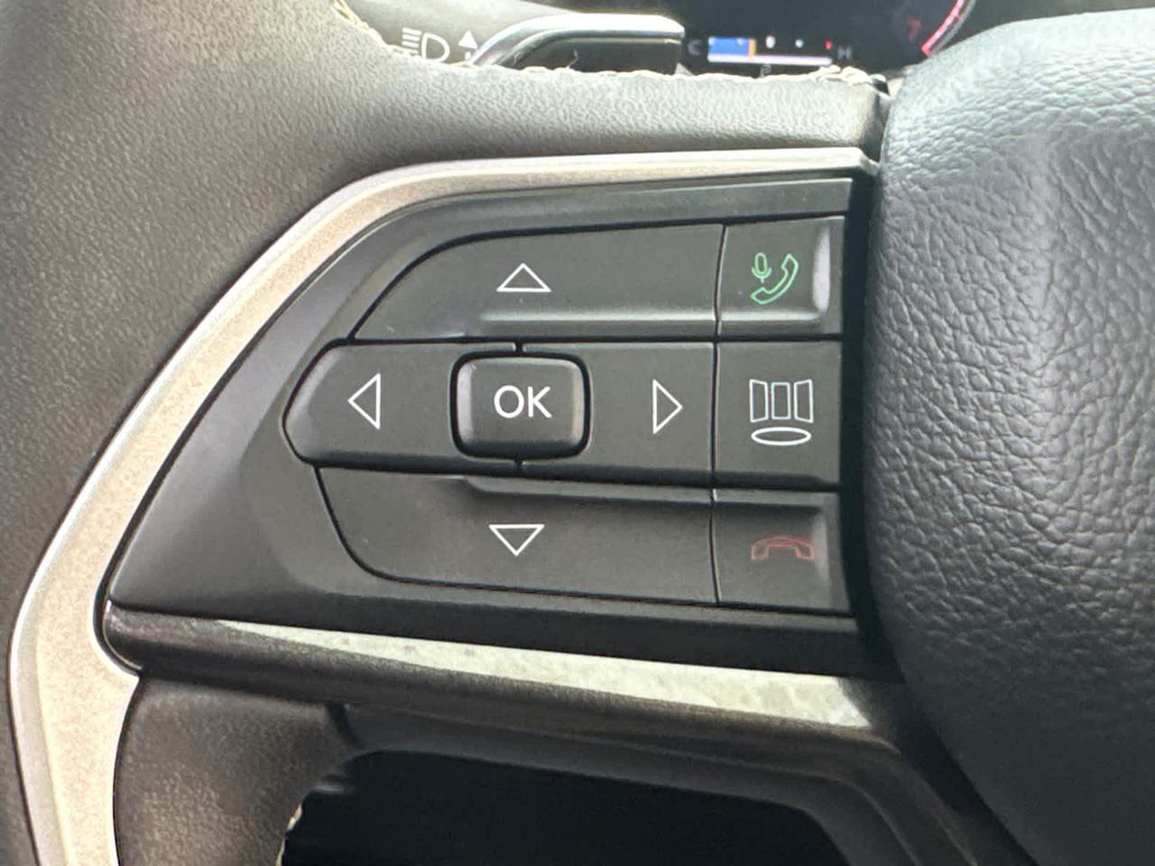 2023 Jeep Grand Cherokee Altitude Dartmouth MA
