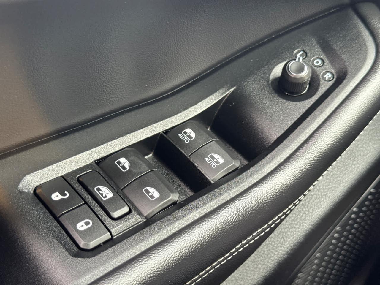 2023 Jeep Grand Cherokee Altitude Dartmouth MA