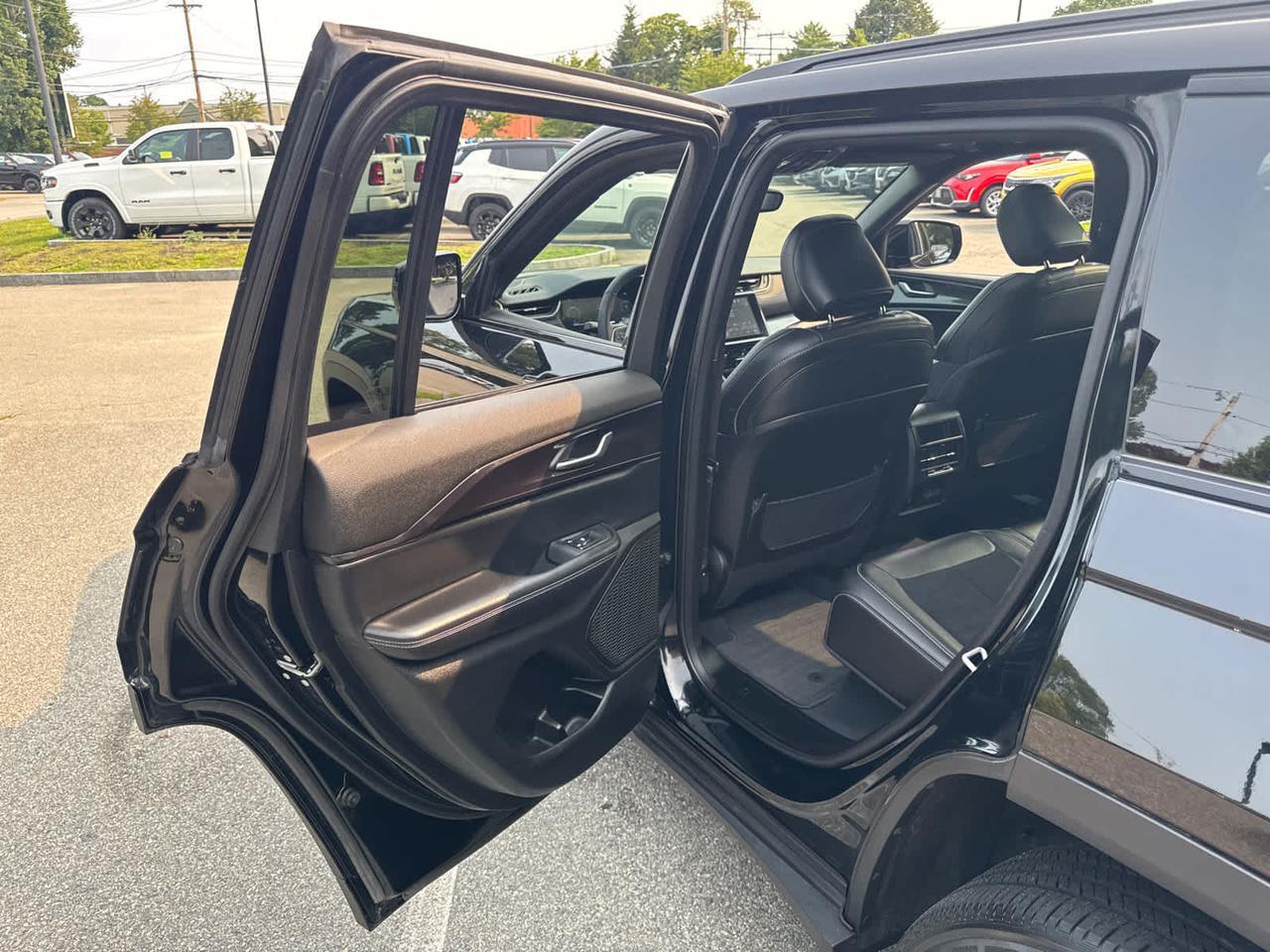 2023 Jeep Grand Cherokee Altitude Dartmouth MA