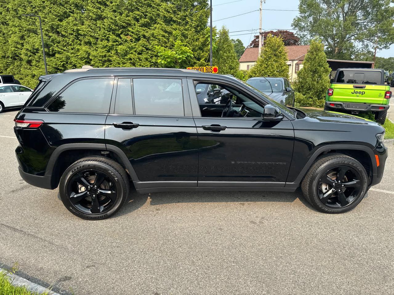 2023 Jeep Grand Cherokee Altitude Dartmouth MA