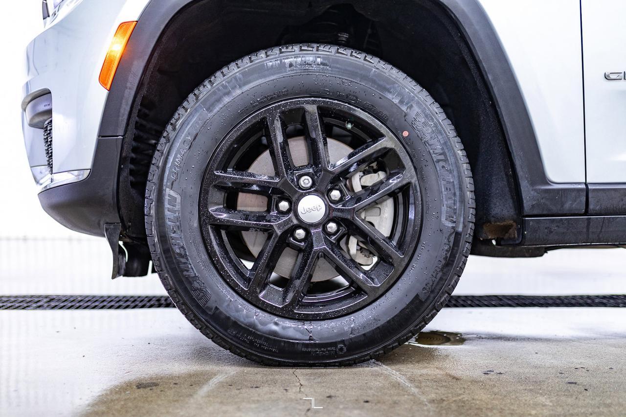 2023 Jeep Grand Cherokee L 4x4 Laredo PSeat BCam 3rd Row Red Deer AB