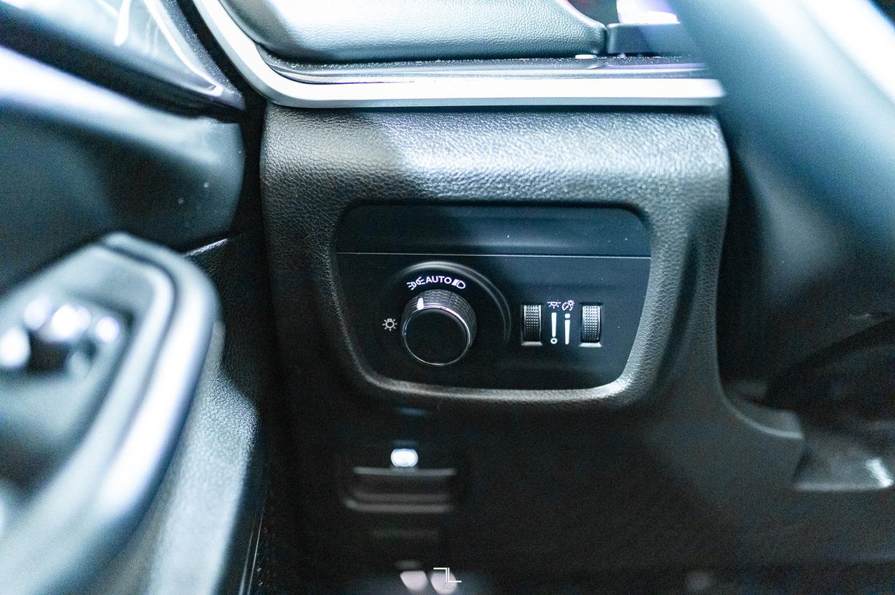 2023 Jeep Grand Cherokee L 4x4 Laredo PSeat BCam 3rd Row Red Deer AB