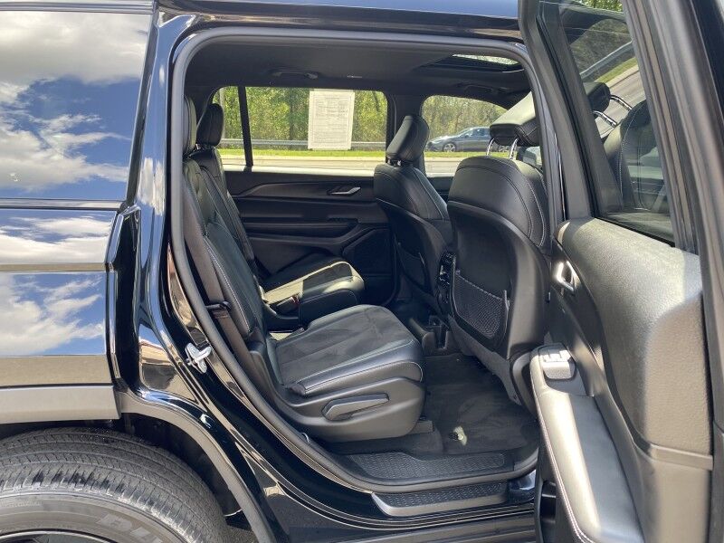 2023 Jeep Grand Cherokee L Altitude Springfield PA