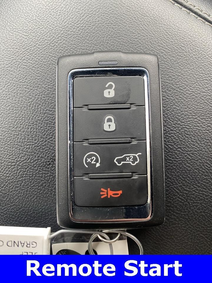 2023 Jeep Grand Cherokee L Altitude Green Bay WI