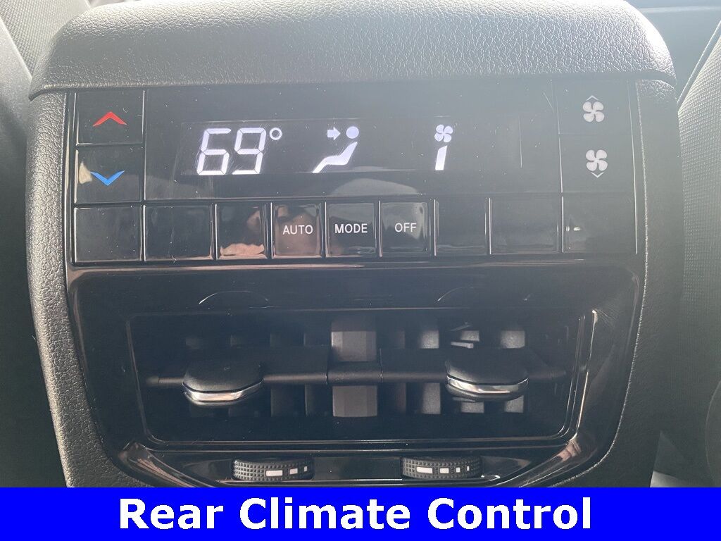 2023 Jeep Grand Cherokee L Altitude Green Bay WI