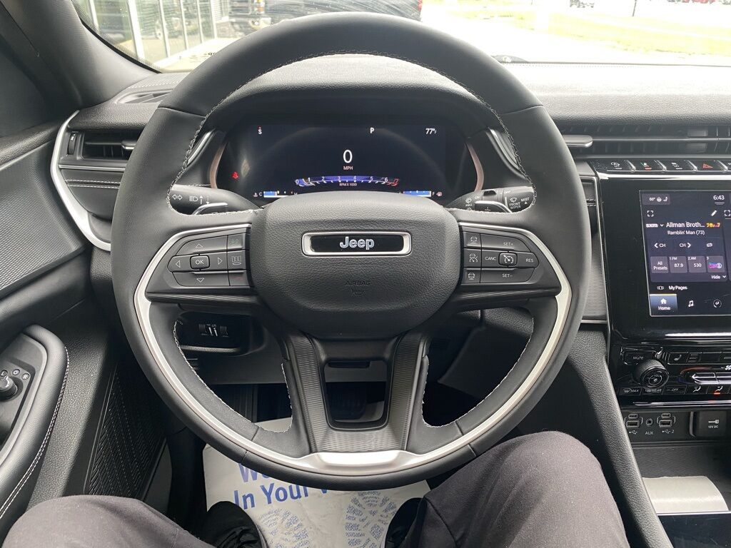 2023 Jeep Grand Cherokee L Altitude Green Bay WI
