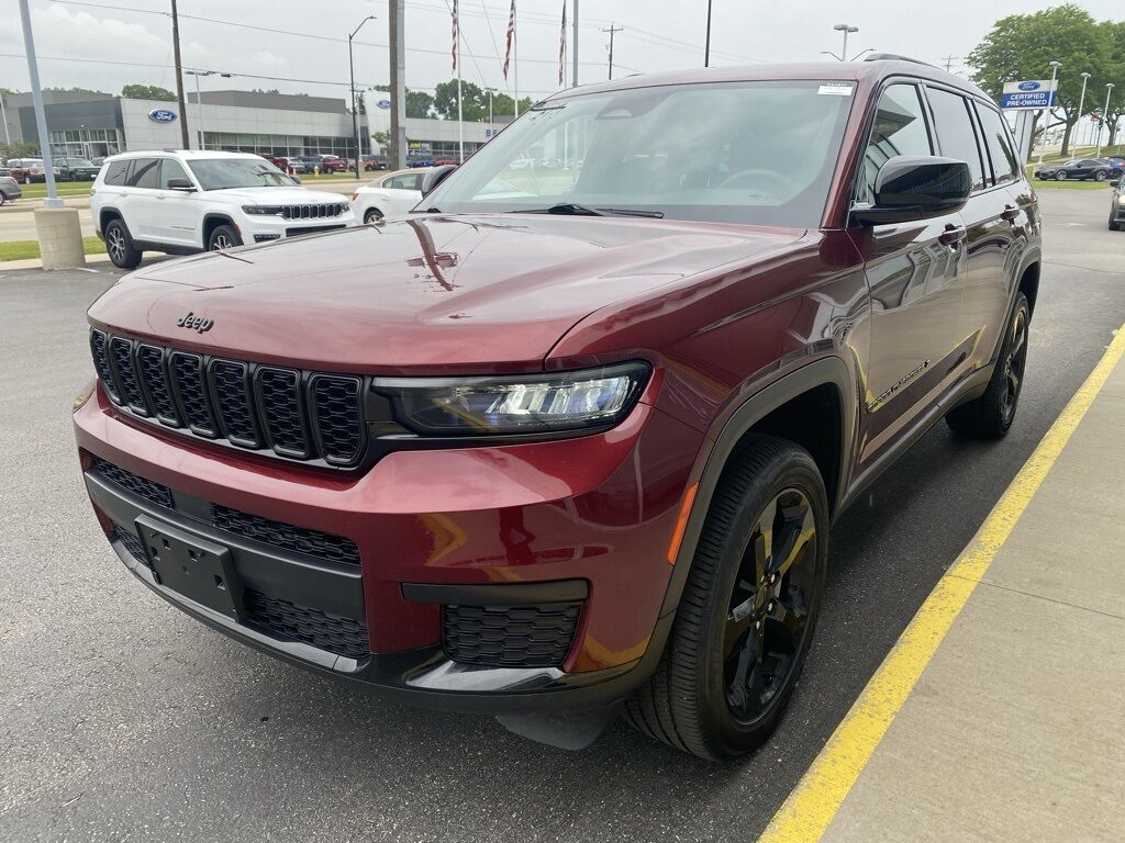 2023 Jeep Grand Cherokee L Altitude Green Bay WI