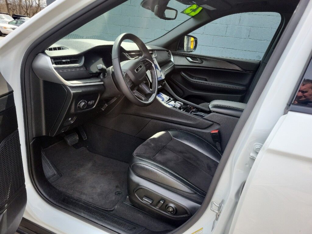 2023 Jeep Grand Cherokee L Altitude Owego NY