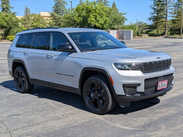 2023 Jeep Grand Cherokee L Altitude