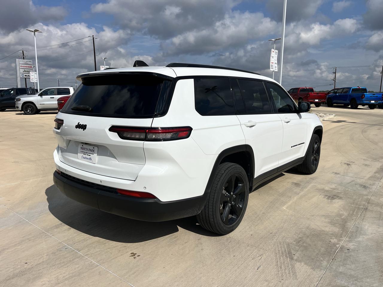 2023 Jeep Grand Cherokee L Altitude