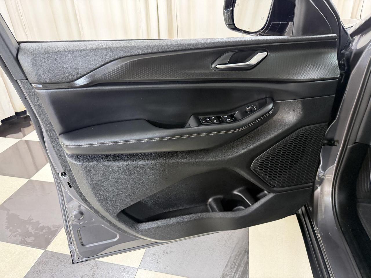 2023 Jeep Grand Cherokee L Altitude Annapolis MD