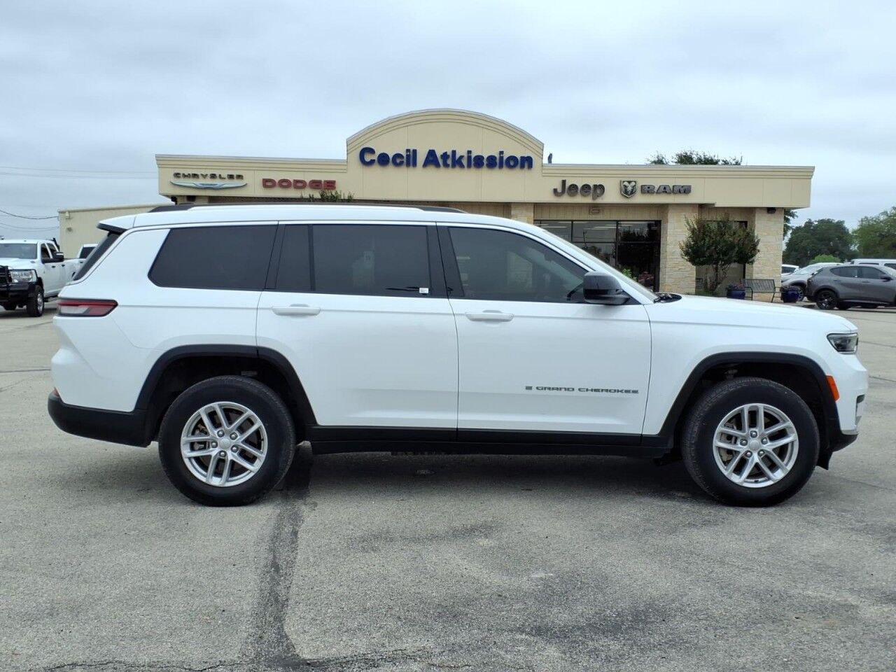 2023 Jeep Grand Cherokee L Laredo